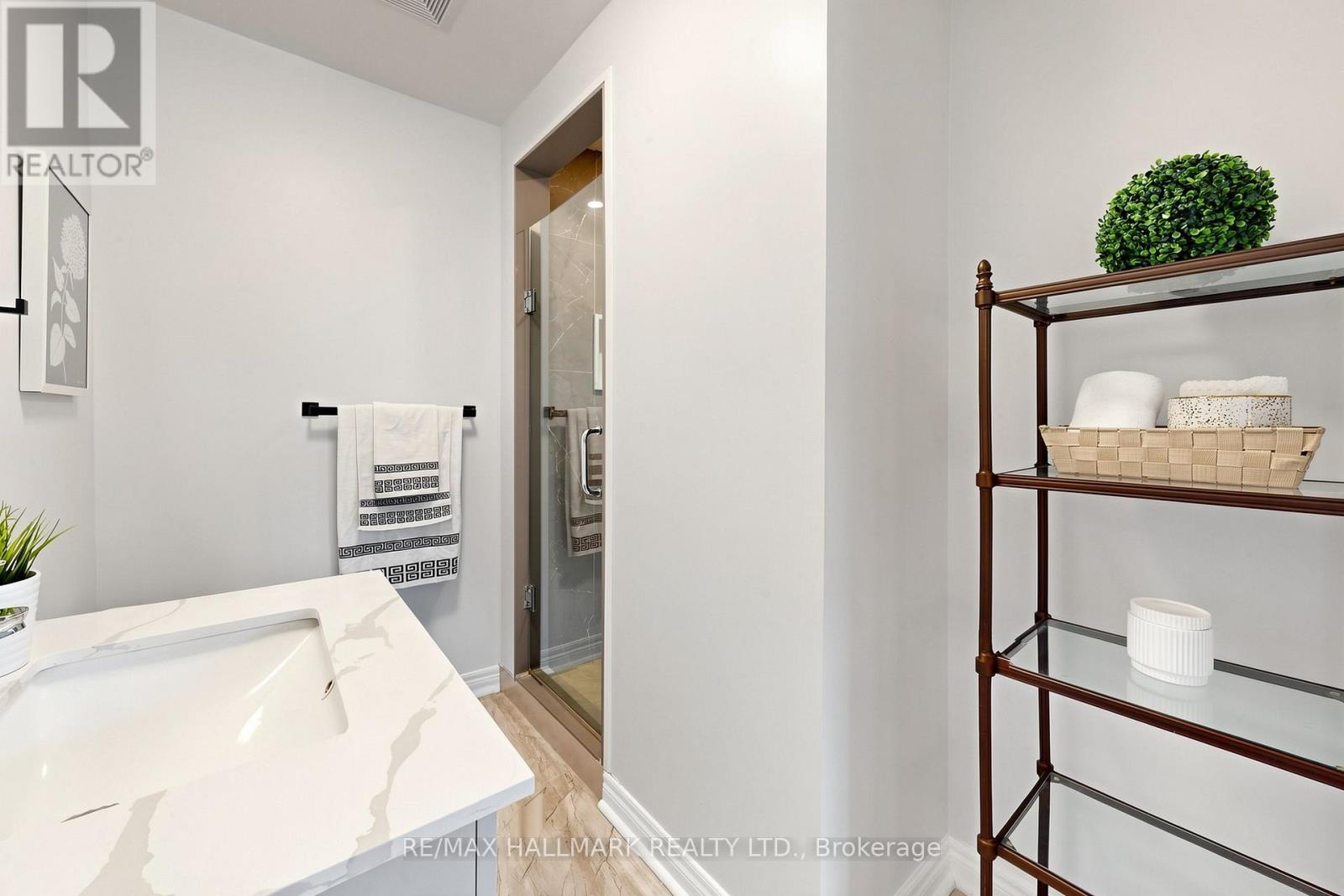 #222 23 OBSERVATORY LANE - 28