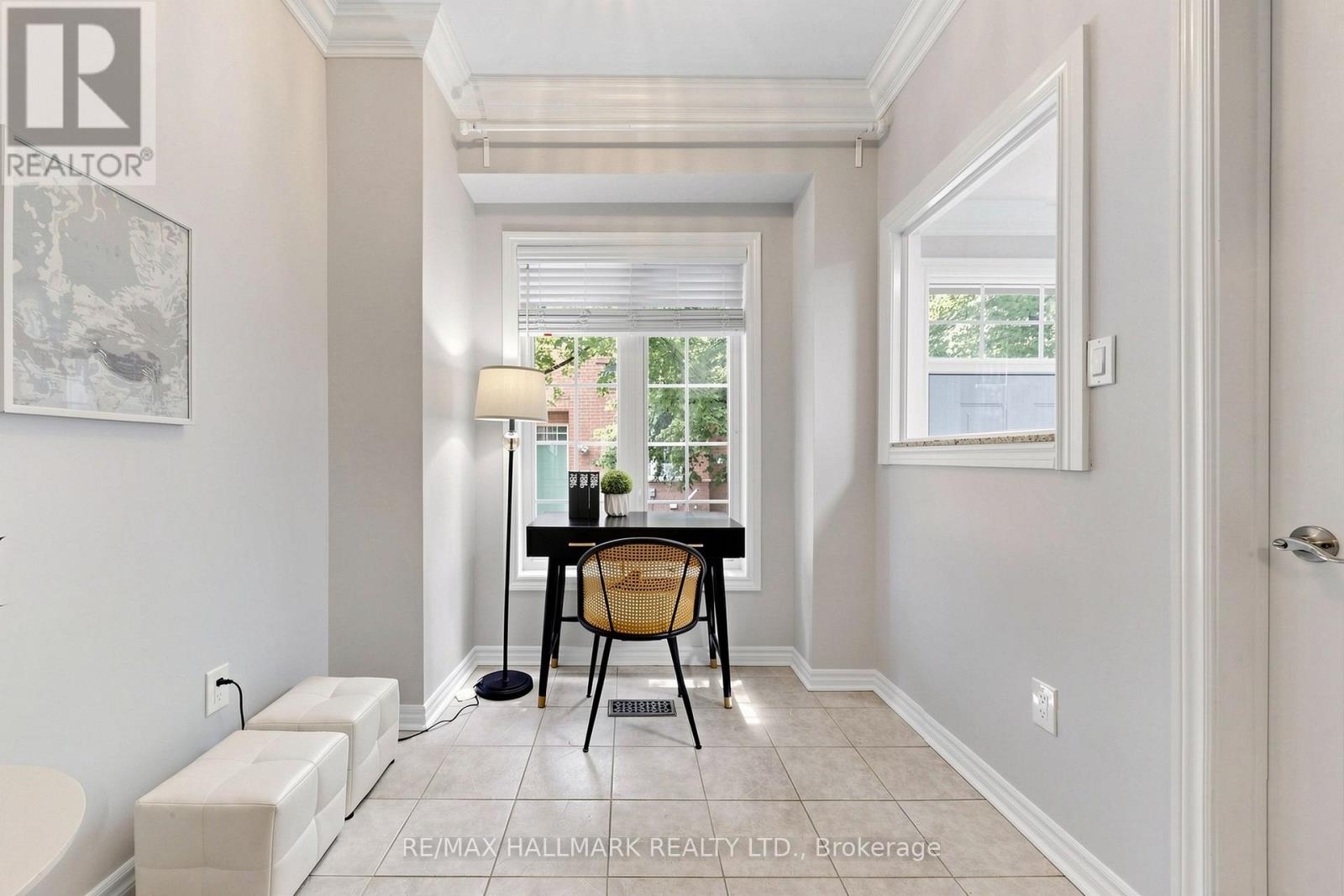 #222 23 OBSERVATORY LANE - 31