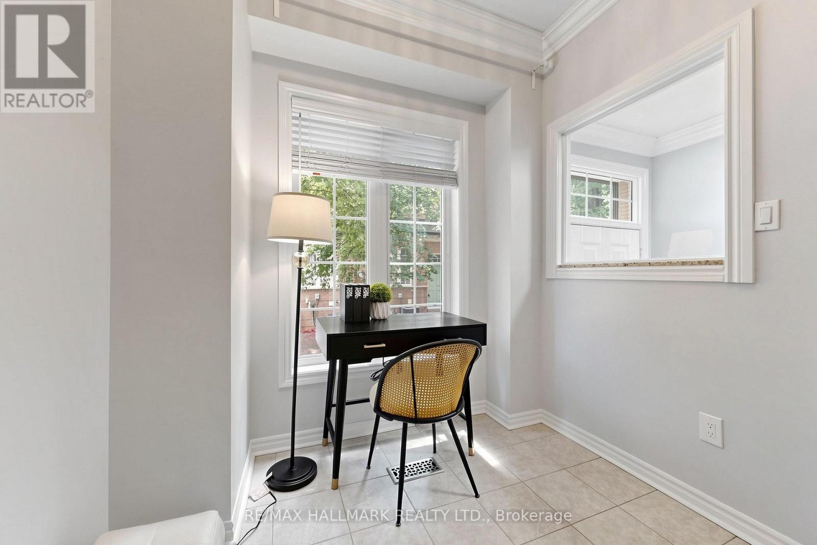 #222 23 OBSERVATORY LANE - 32