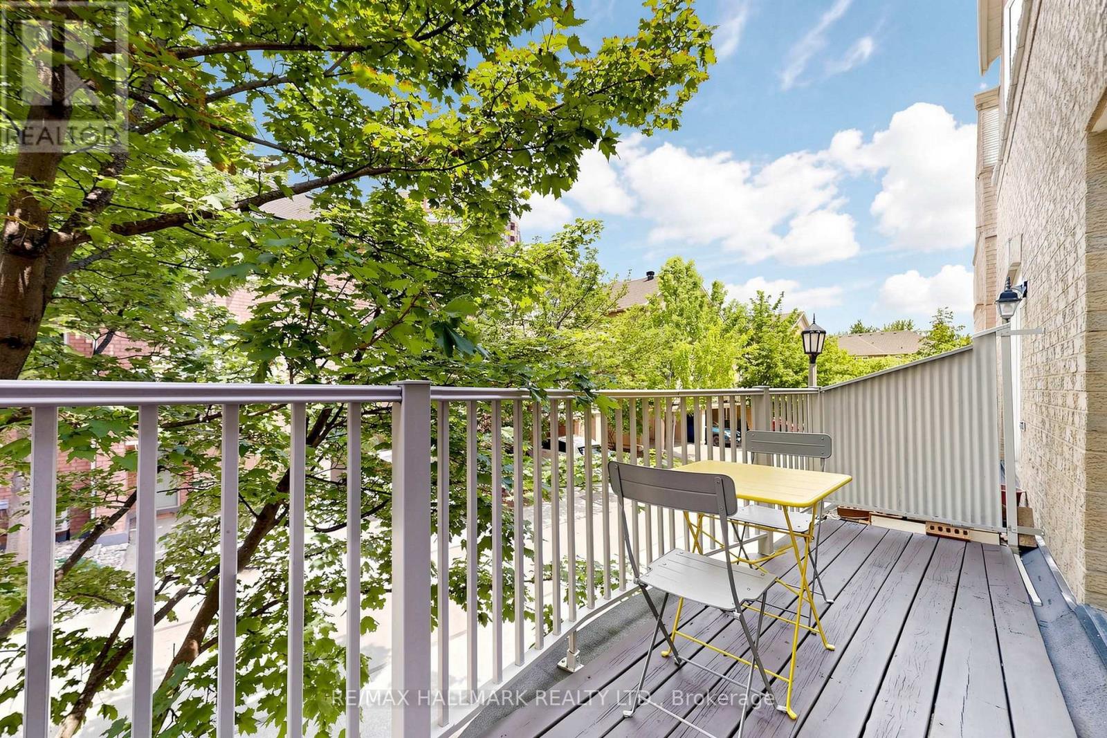 #222 23 OBSERVATORY LANE - 35