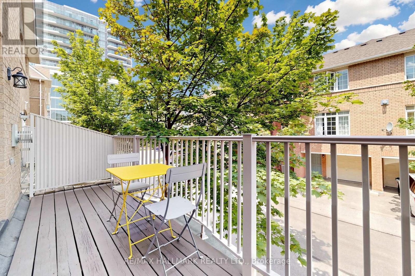 #222 23 OBSERVATORY LANE - 36
