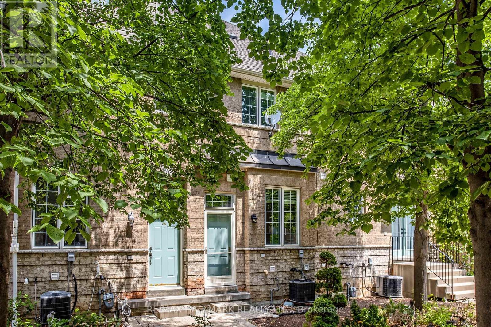 #222 23 OBSERVATORY LANE - 40