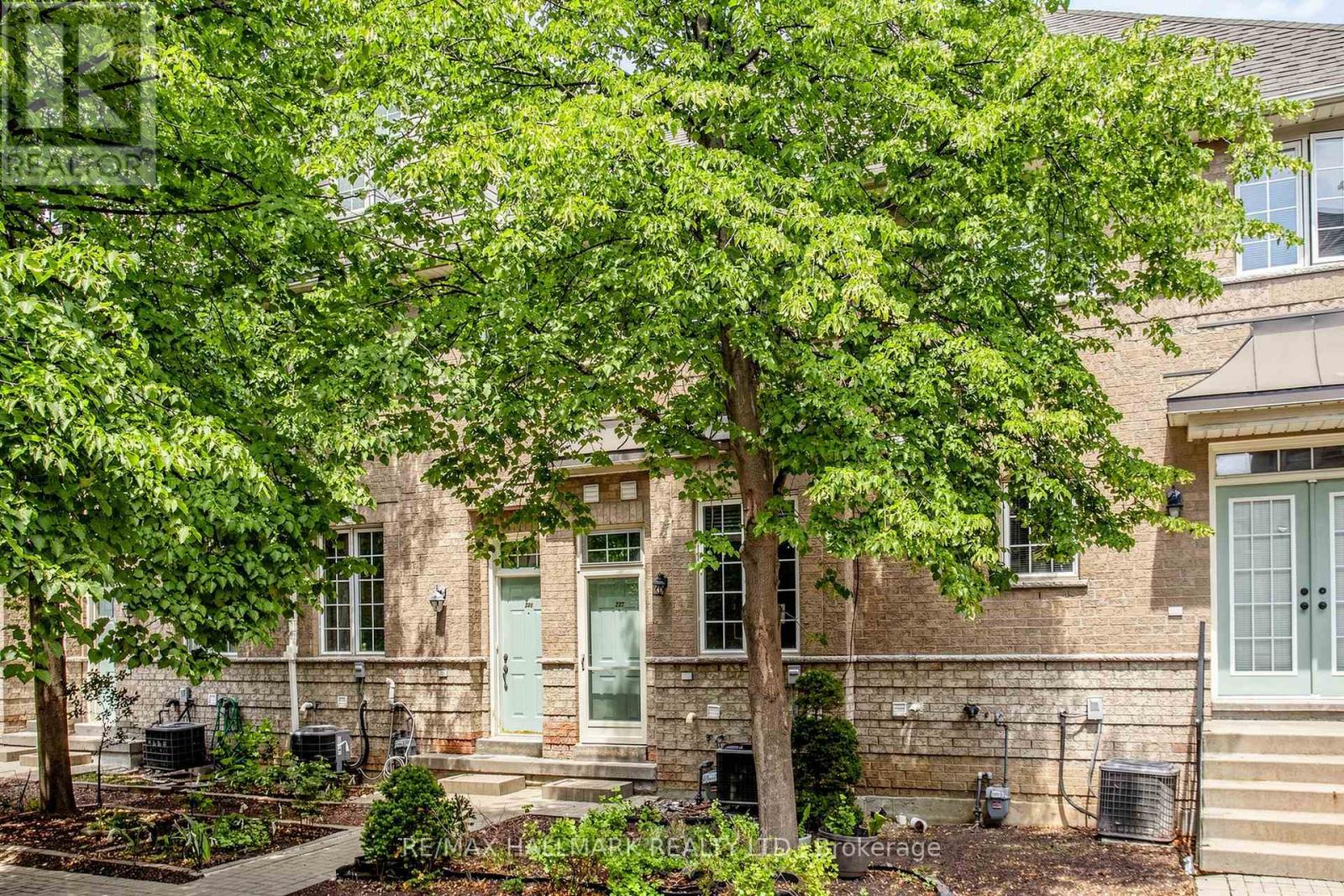 #222 23 OBSERVATORY LANE - 41