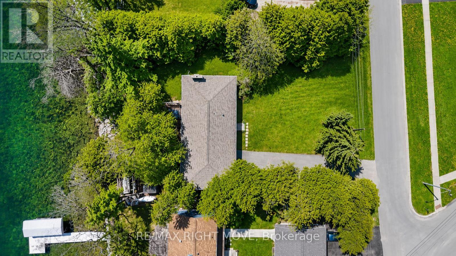 3877 WOOD AVENUE - 12