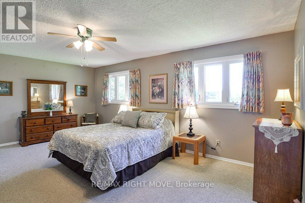 3877 WOOD AVENUE - 23