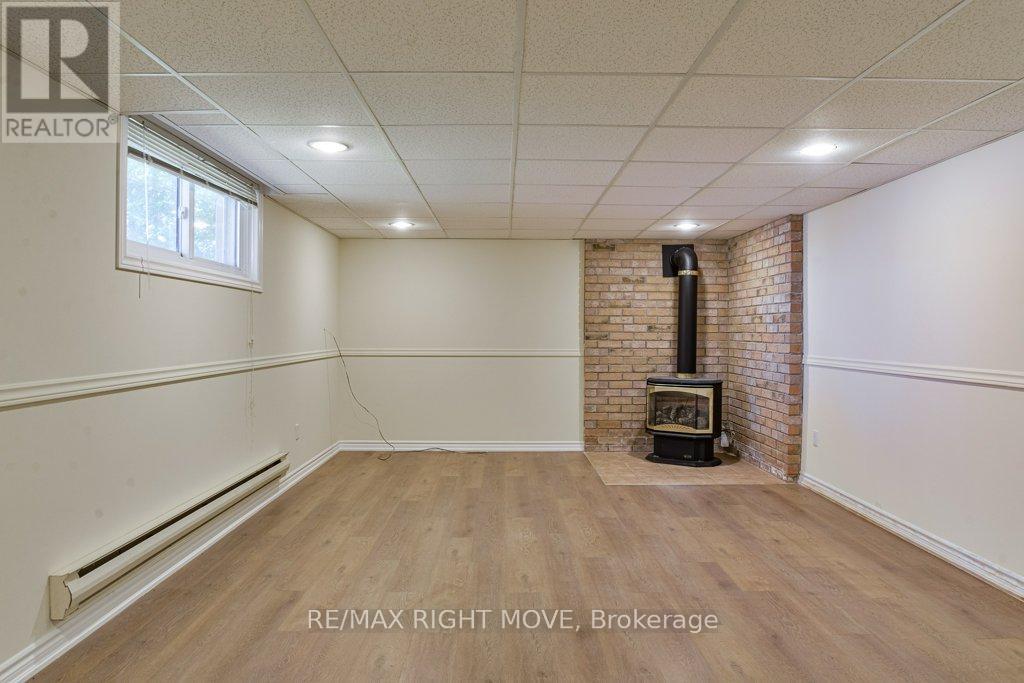 3877 WOOD AVENUE - 27