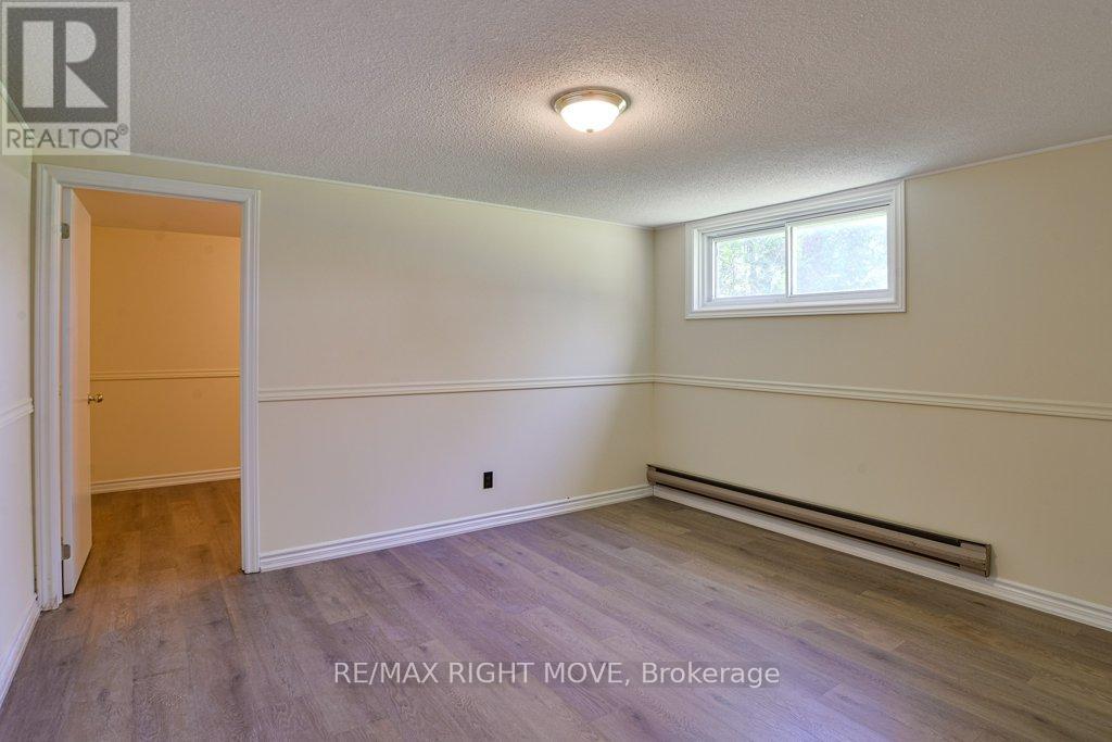 3877 WOOD AVENUE - 29
