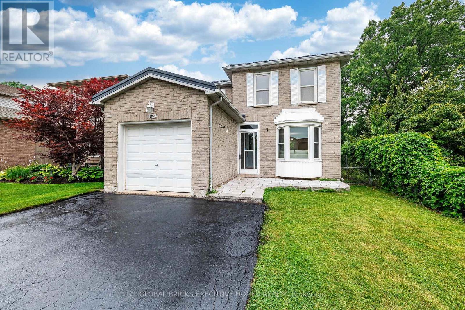 2150 HUNT CRESCENT - 1
