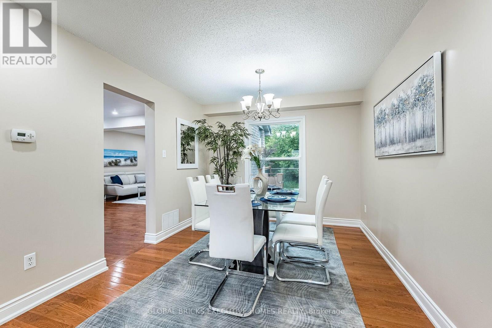 2150 HUNT CRESCENT - 15