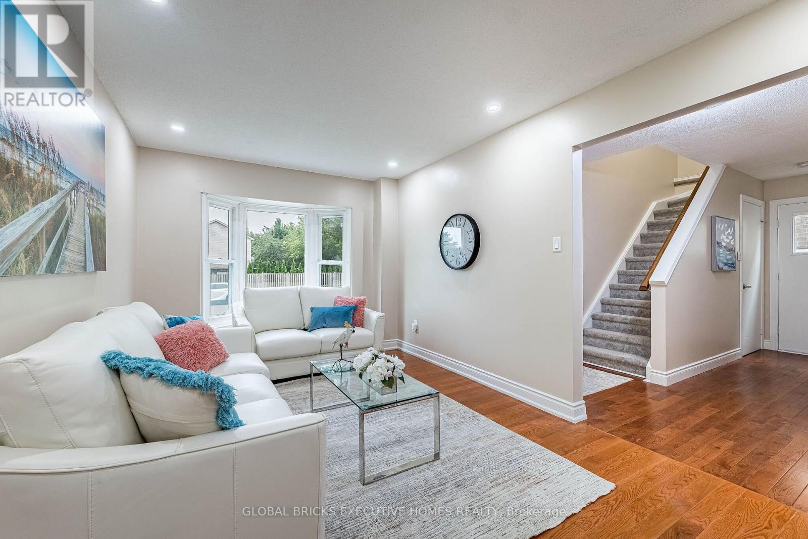 2150 HUNT CRESCENT - 17