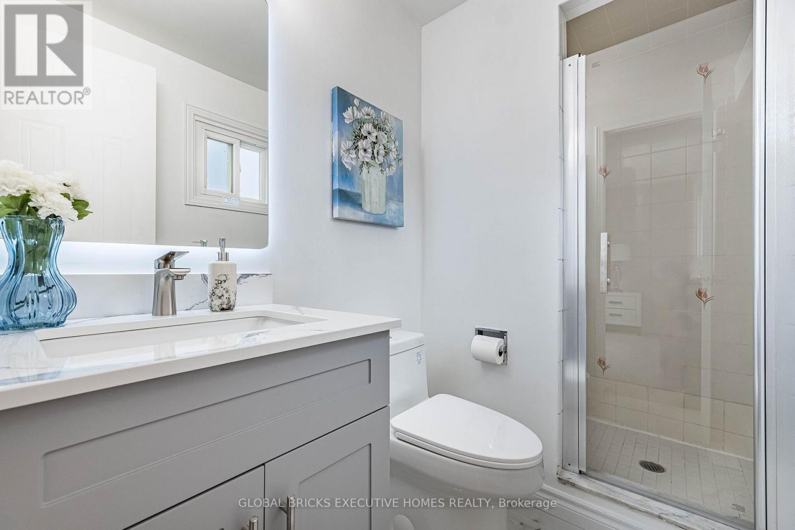 2150 HUNT CRESCENT - 28