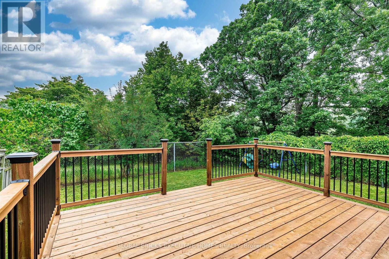 2150 HUNT CRESCENT - 43