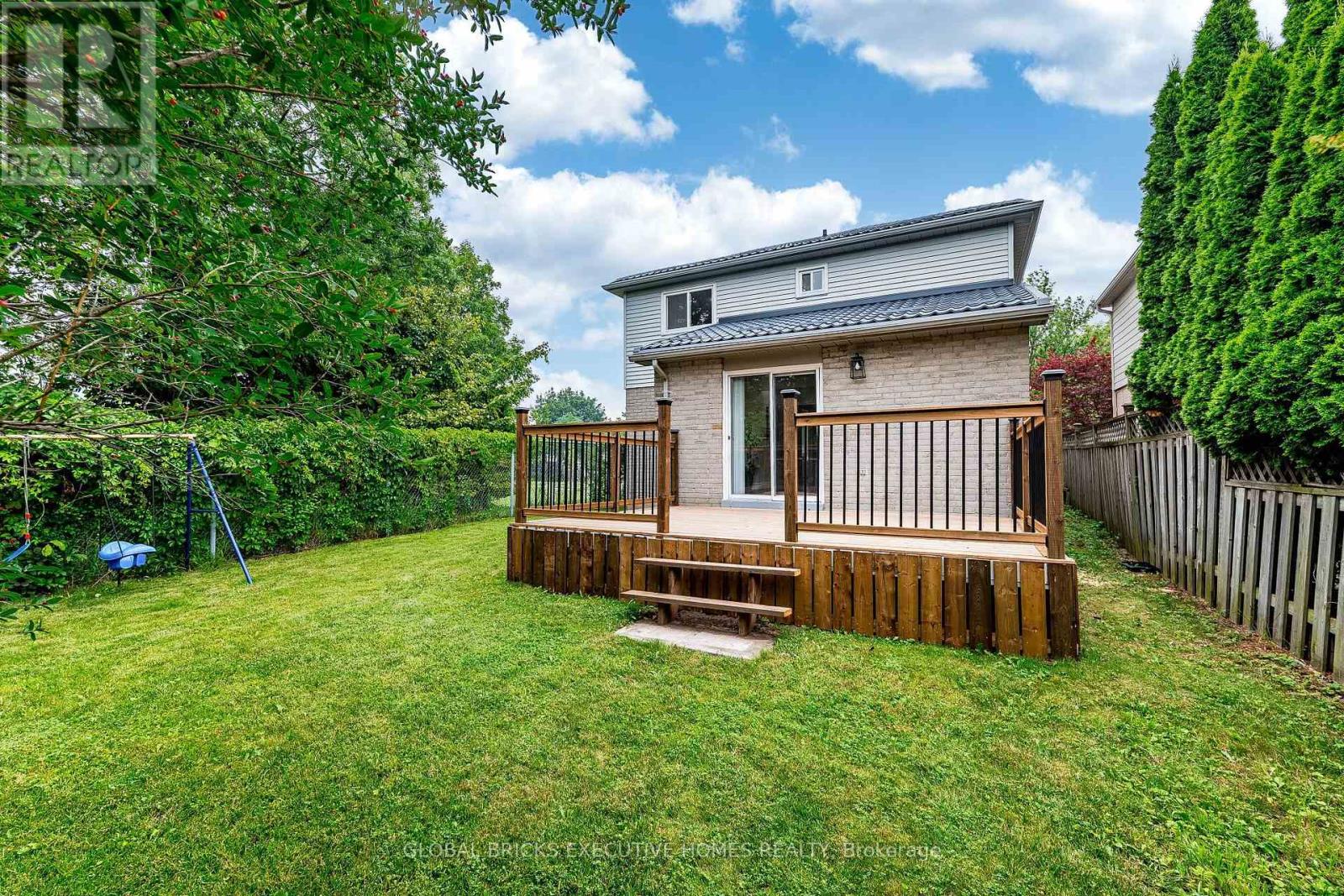 2150 HUNT CRESCENT - 45