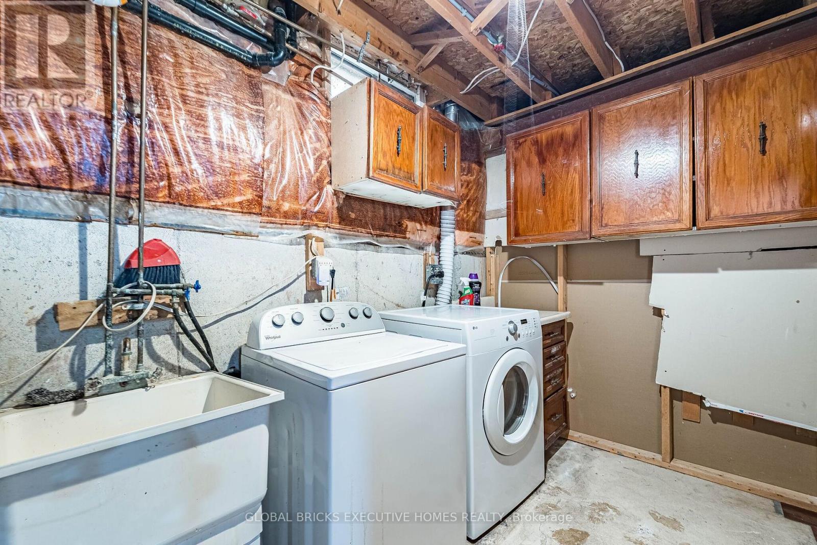 2150 HUNT CRESCENT - 46