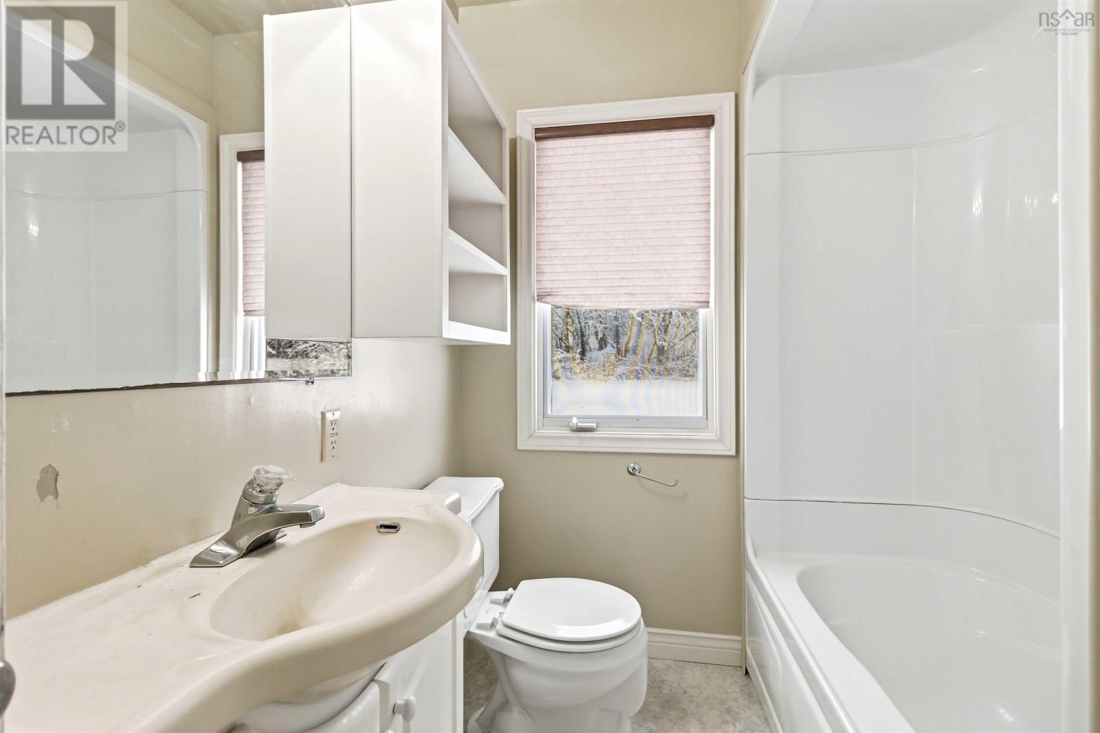 10 West Caledonia Road - 18