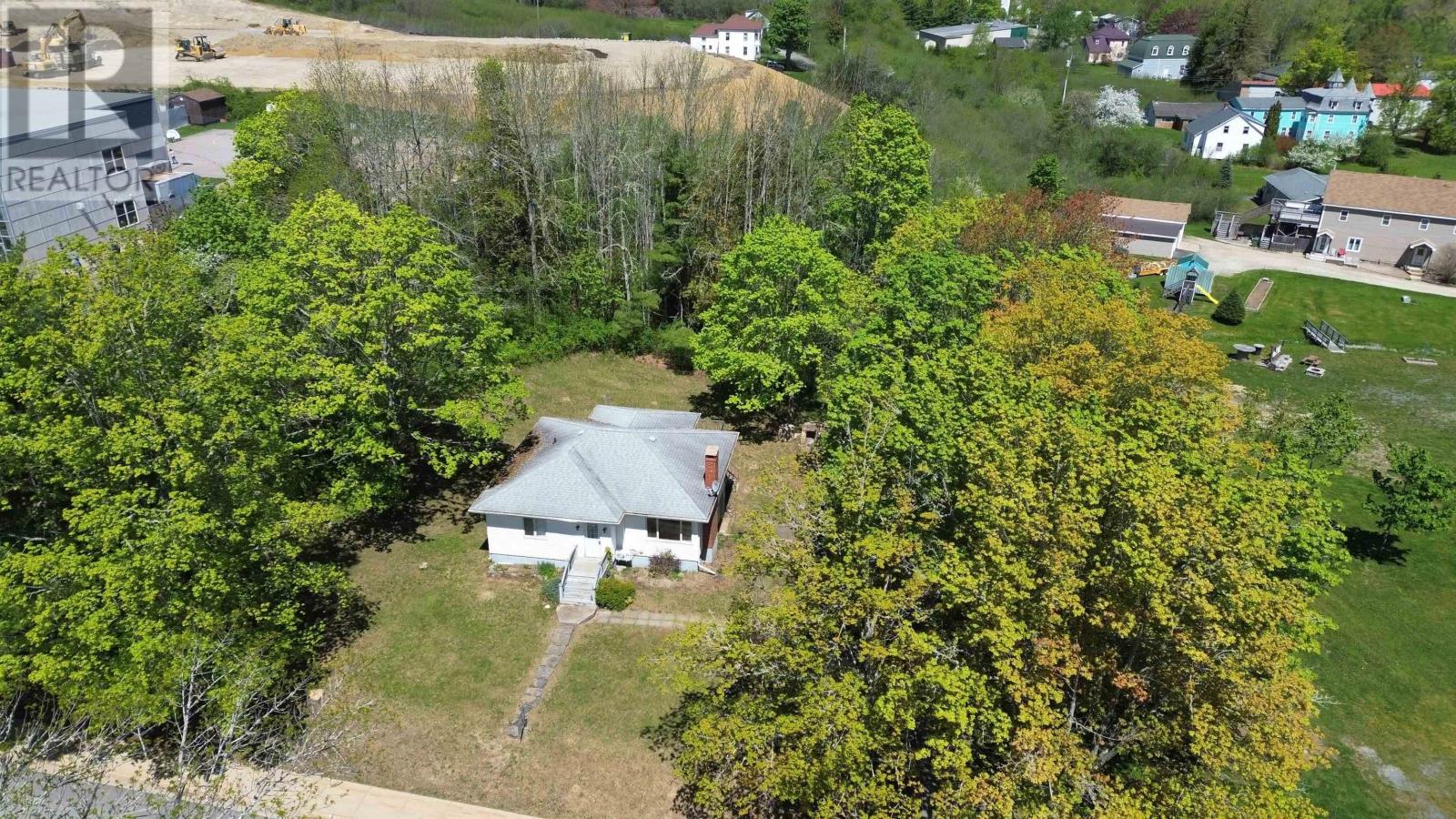 10 West Caledonia Road - 26