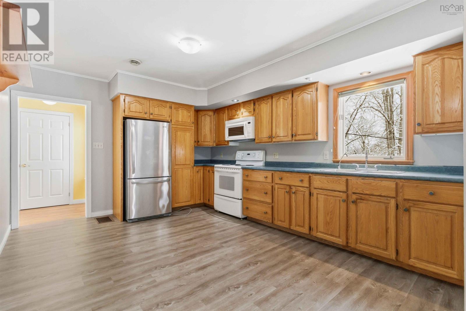 10 West Caledonia Road - 9