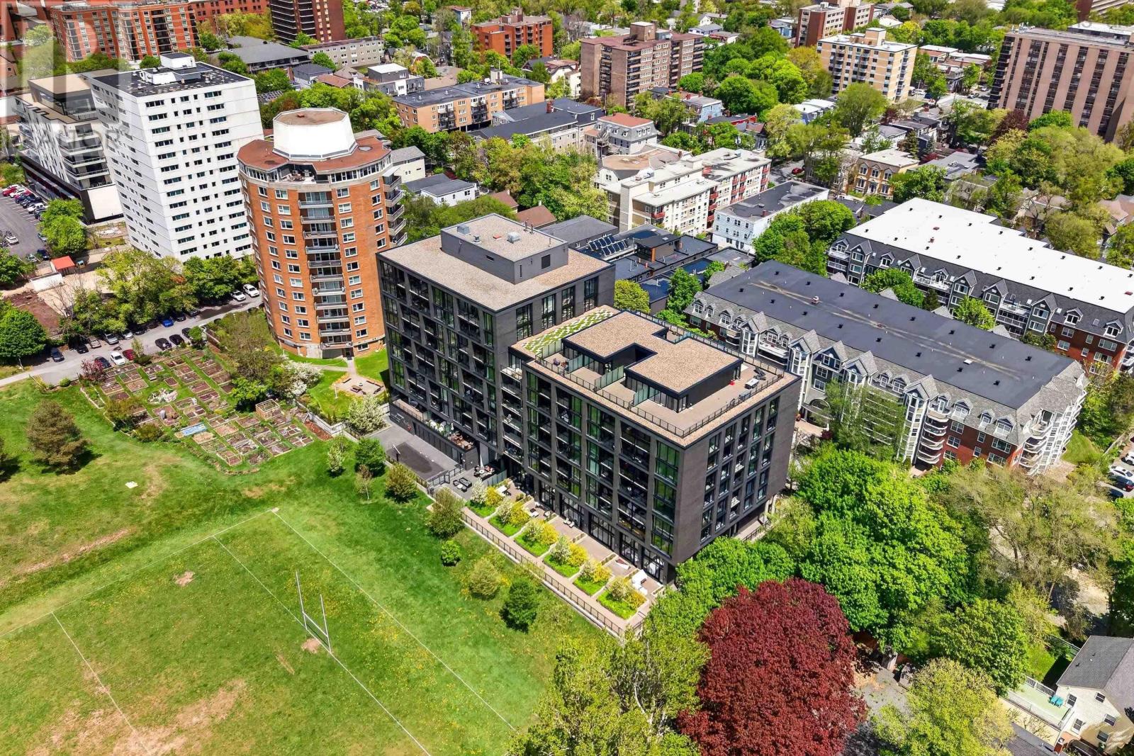 #401 1048 Wellington Street - 4