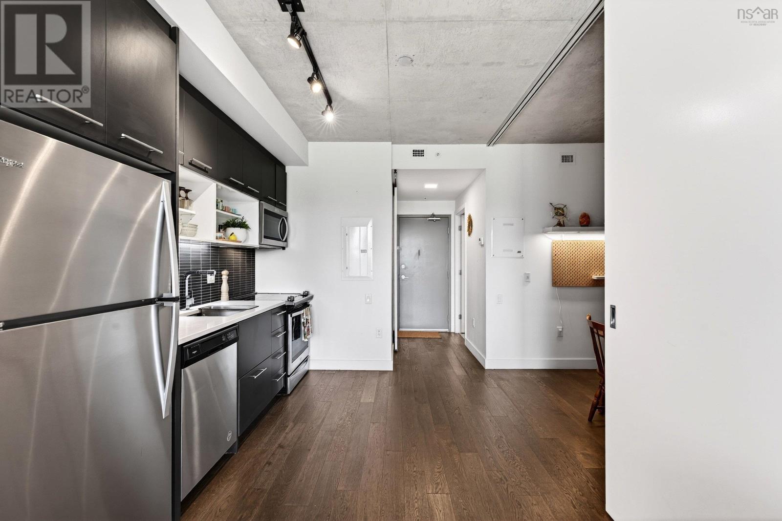 #401 1048 Wellington Street - 8