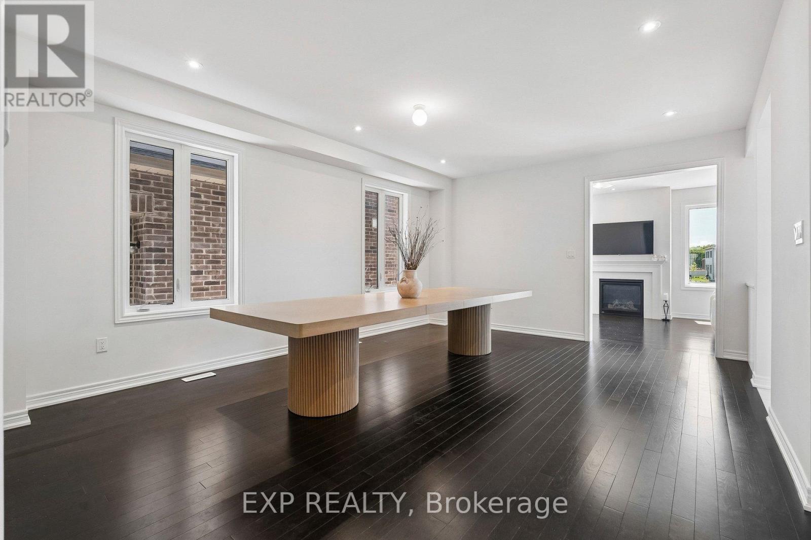 285 CHIPPEWA AVENUE - 8