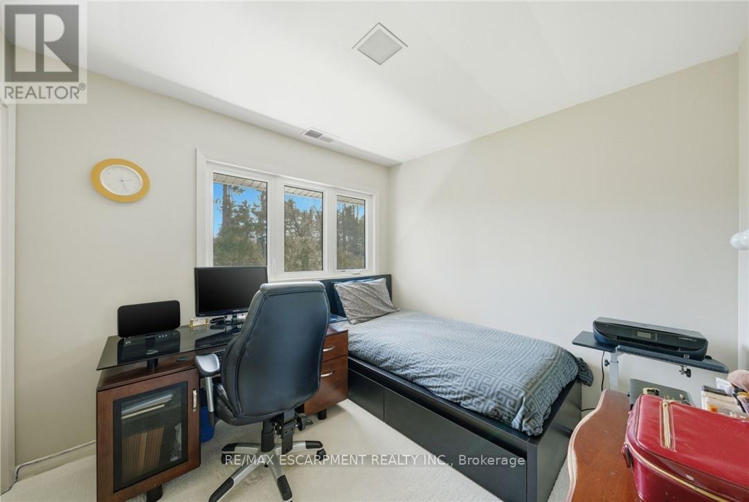 6 SUMMIT CIRCLE - 28