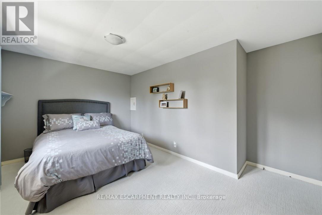 6 SUMMIT CIRCLE - 30