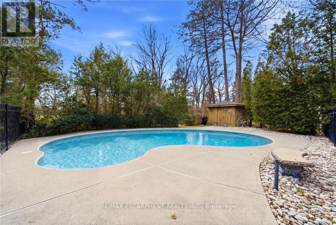 6 SUMMIT CIRCLE - 42
