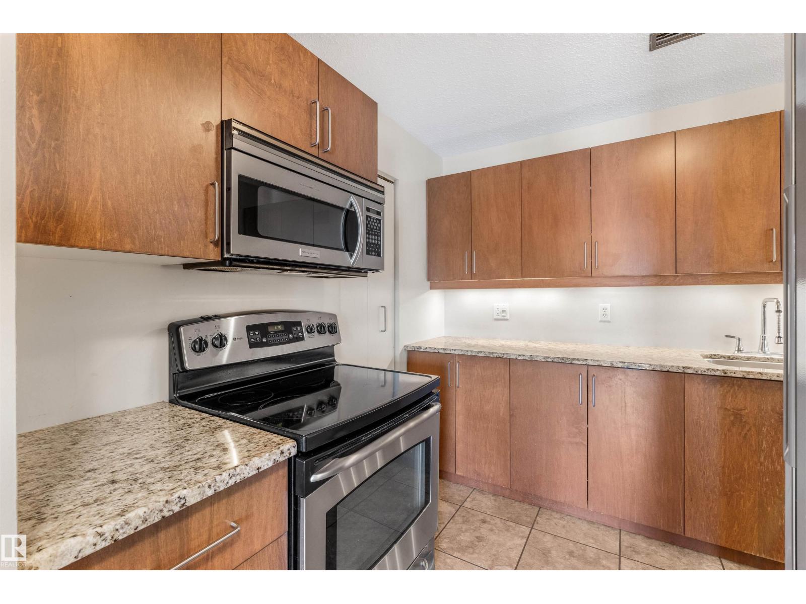 2324 151 AV NW NW - 18