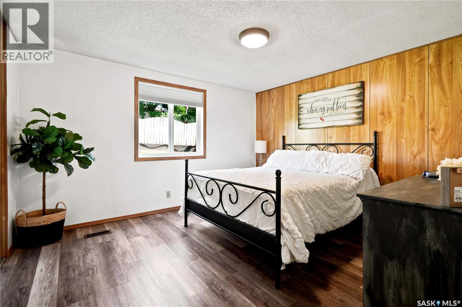 236 OSBORNE AVENUE - 21