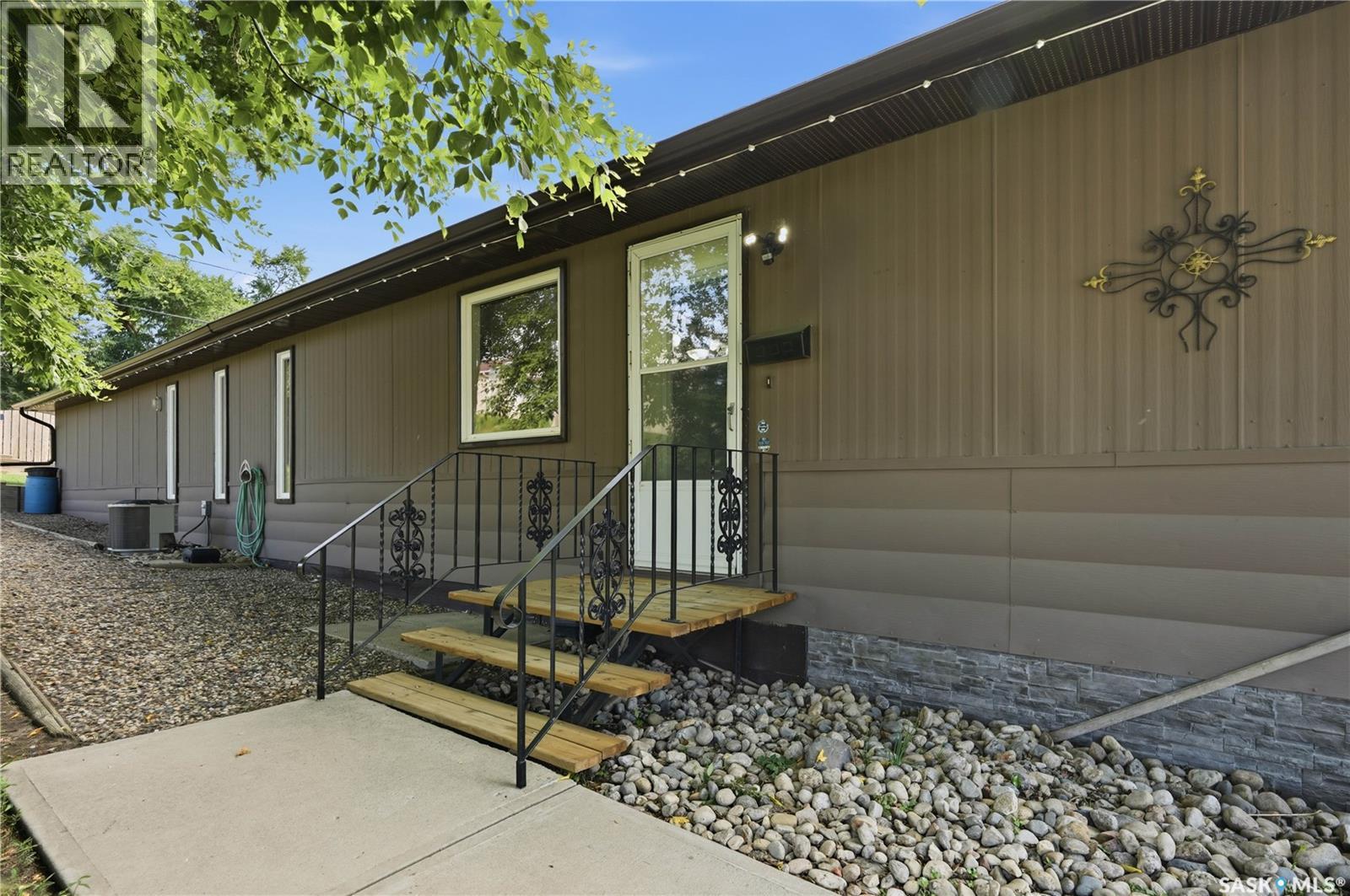 236 OSBORNE AVENUE - 2