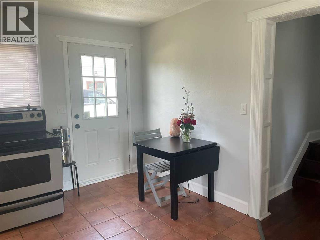 4702 48 Avenue - 7