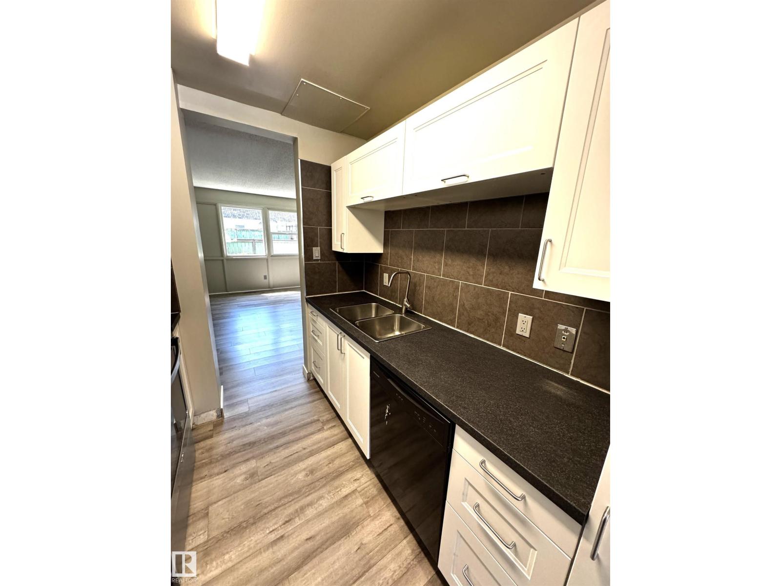 404 Village on the Green NW - 7