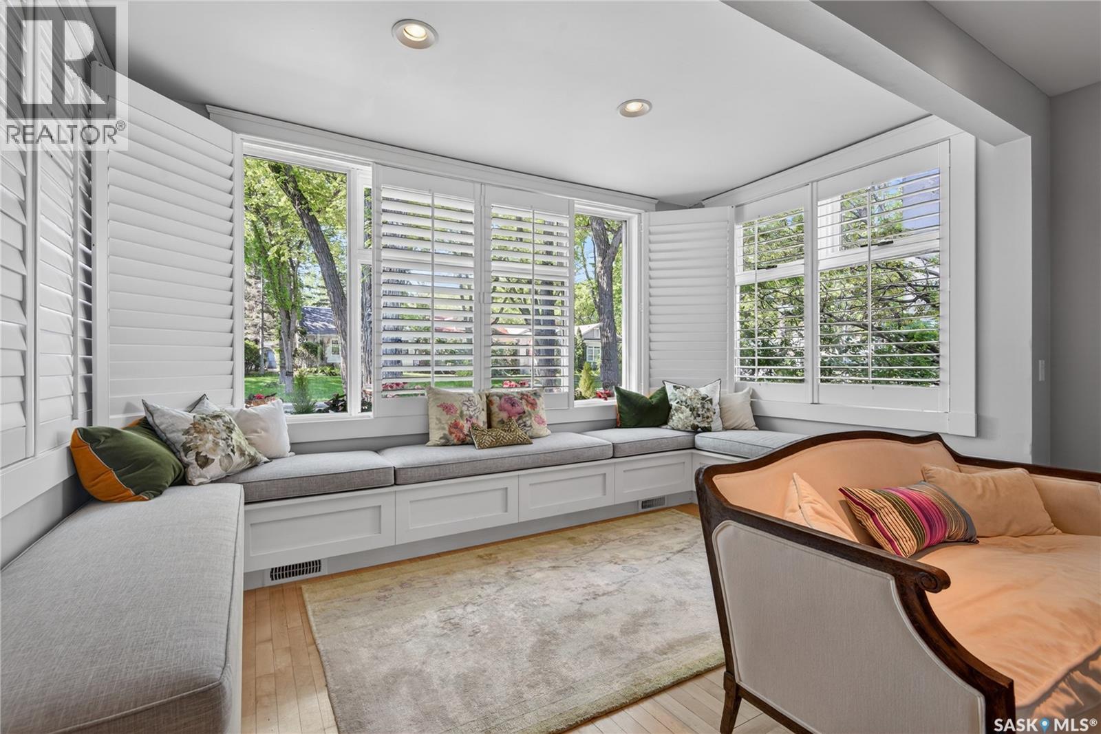 2718 Regina AVENUE - 10