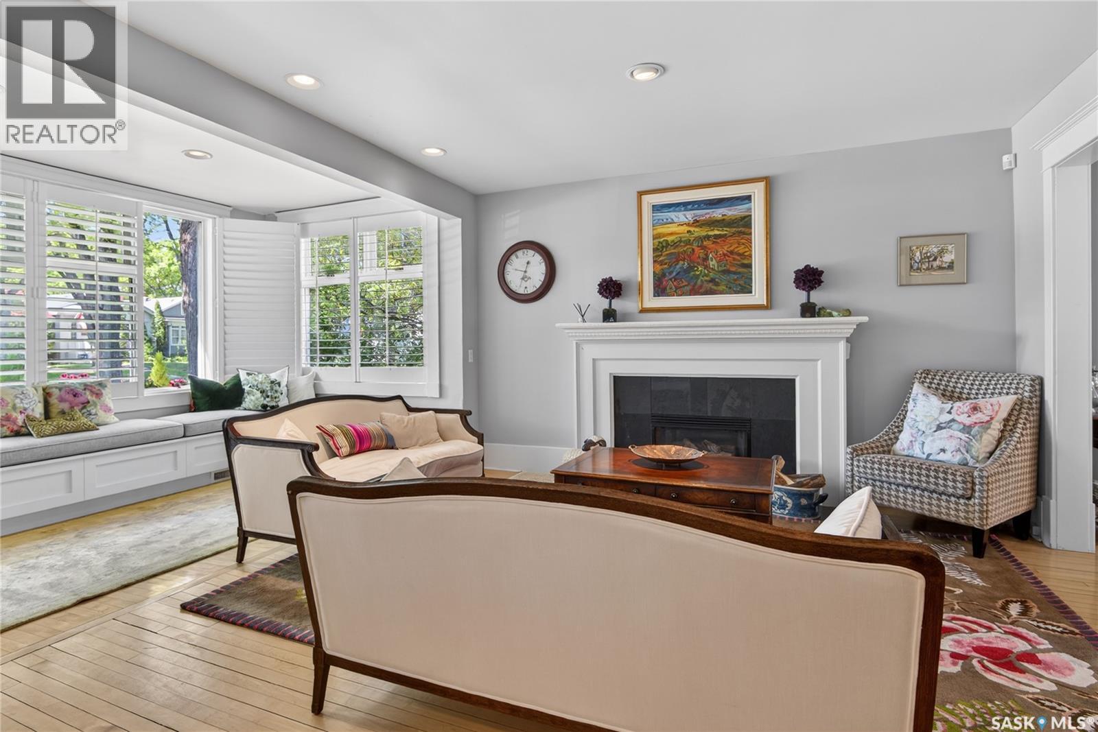 2718 Regina AVENUE - 11