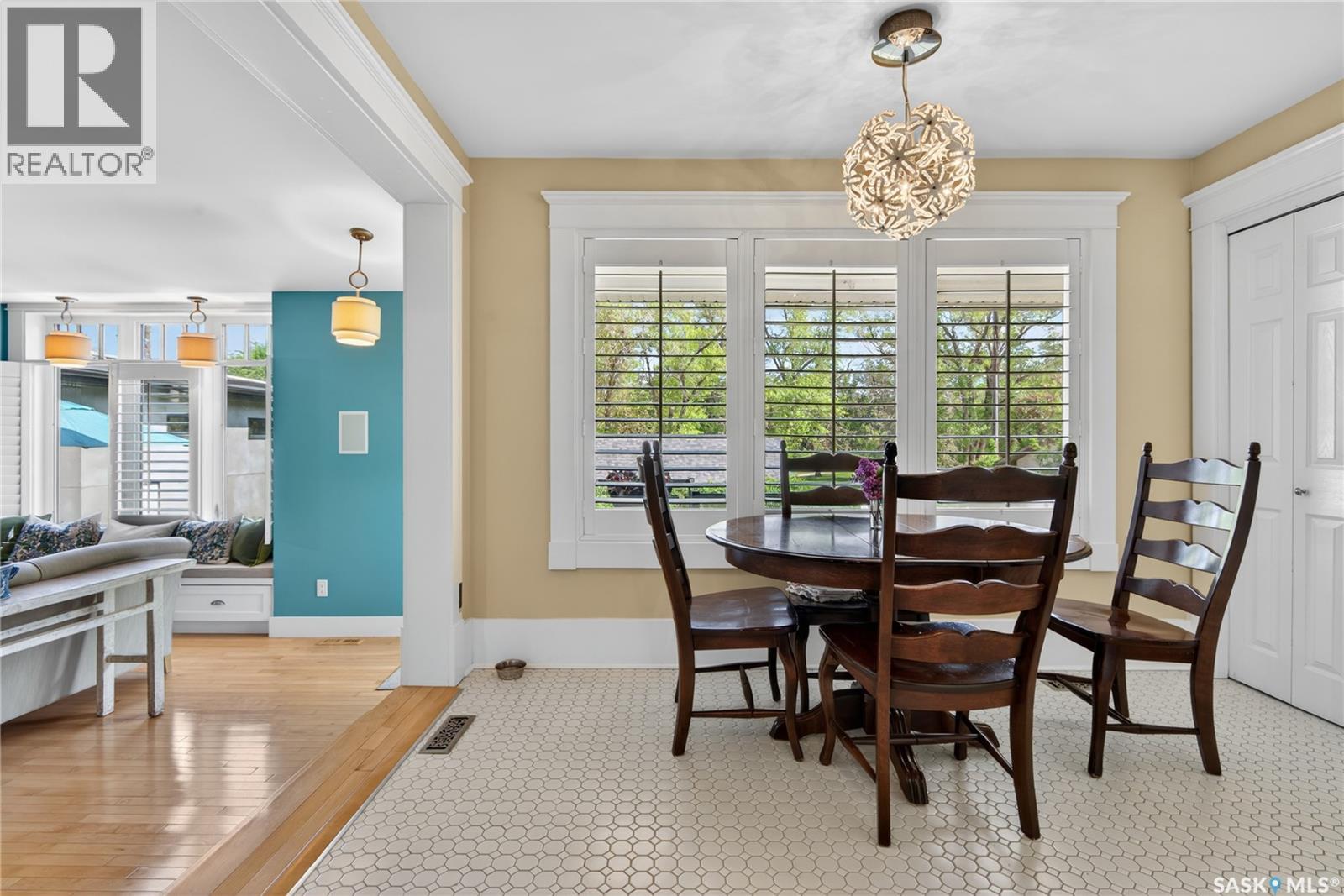 2718 Regina AVENUE - 21