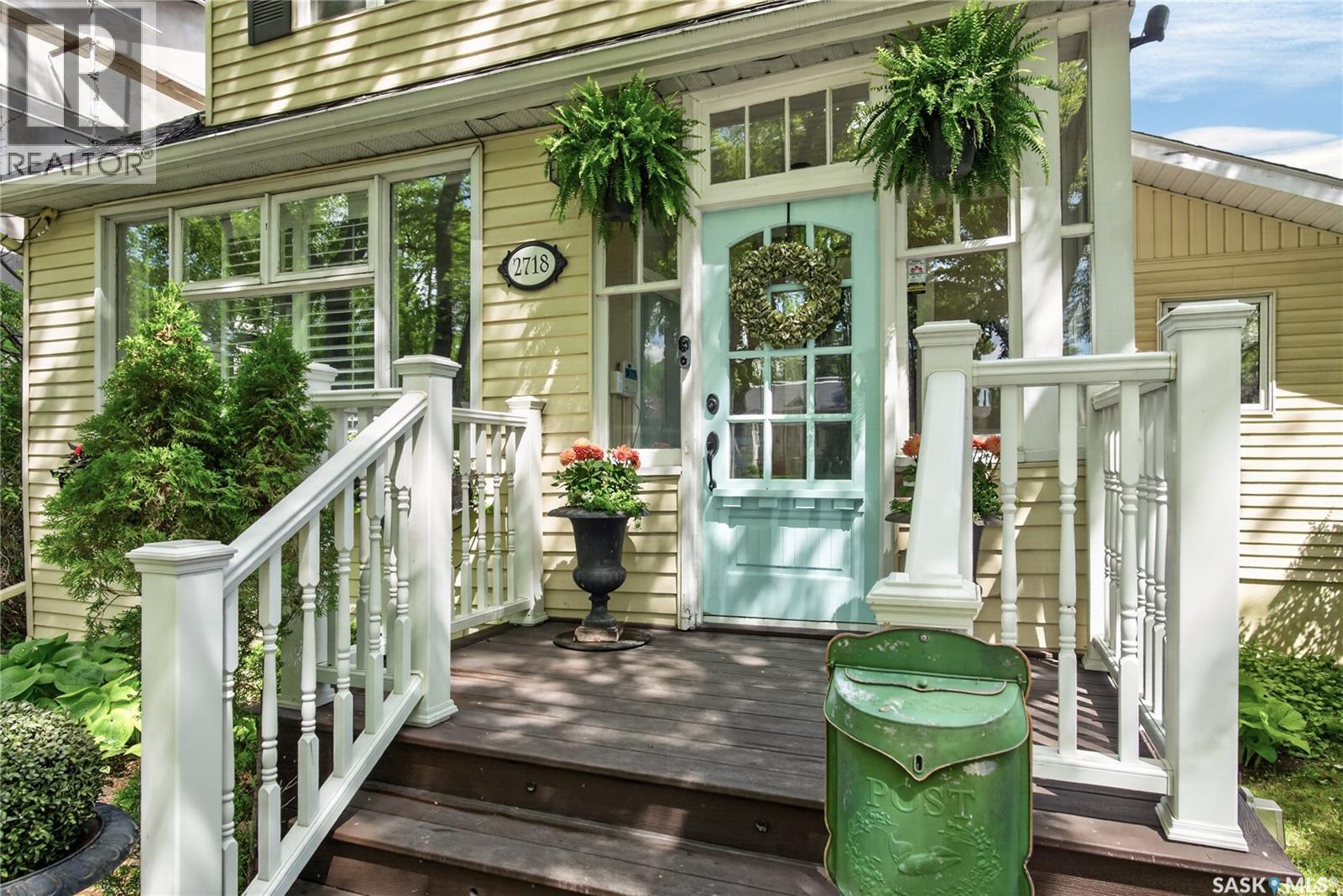 2718 Regina AVENUE - 4