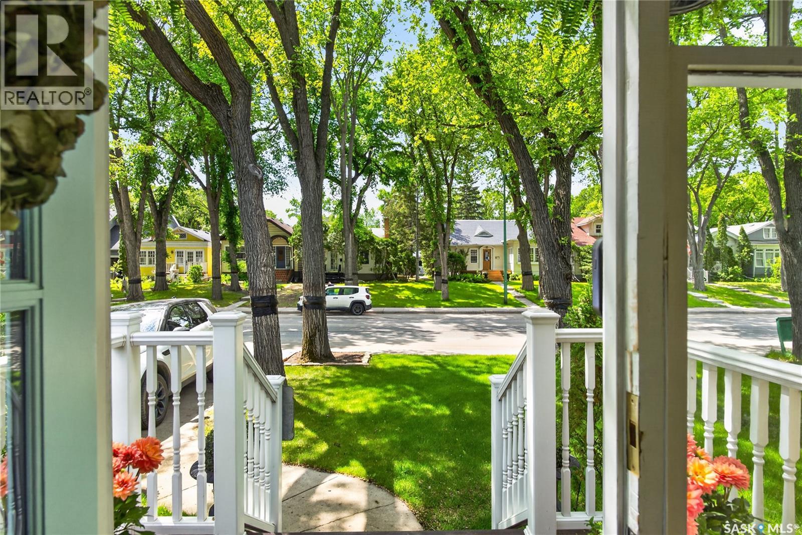 2718 Regina AVENUE - 41
