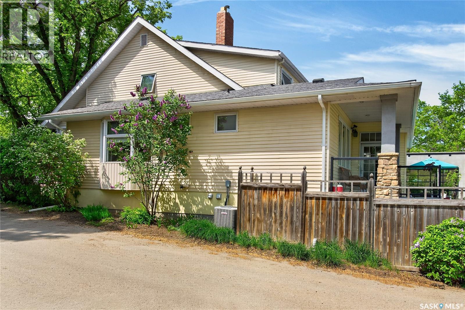 2718 Regina AVENUE - 42
