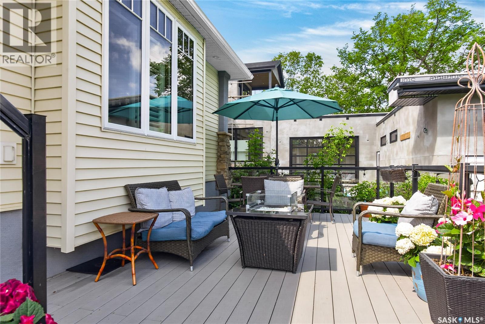 2718 Regina AVENUE - 44