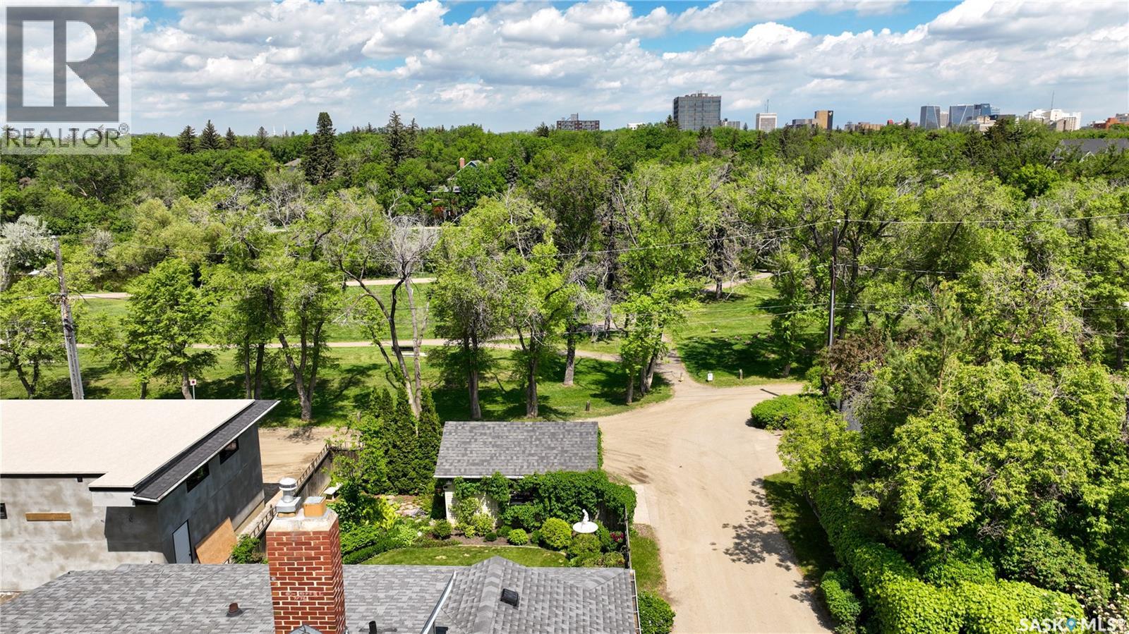 2718 Regina AVENUE - 49