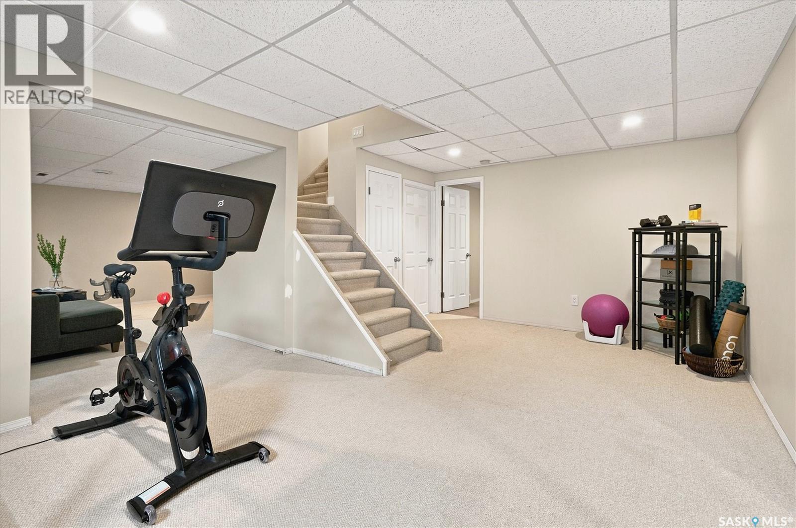 3834 Balfour PLACE - 55