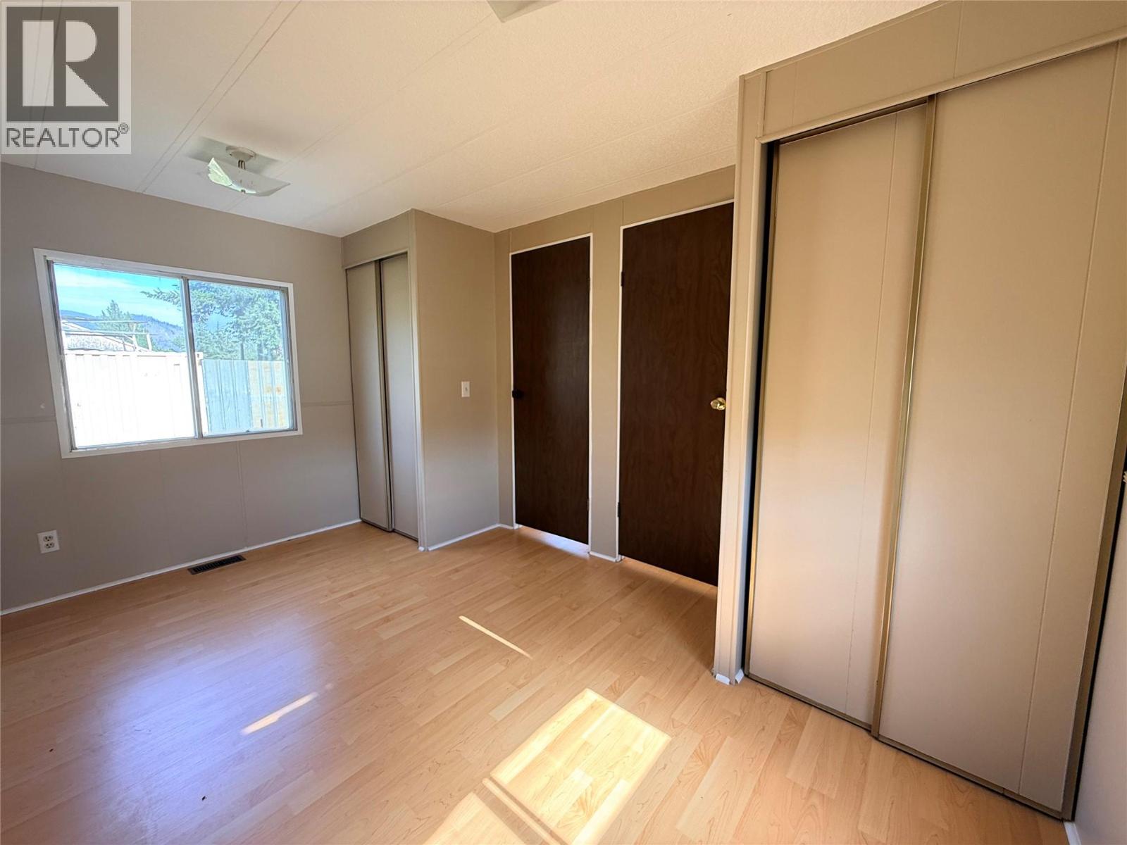 829 64 Avenue - 22