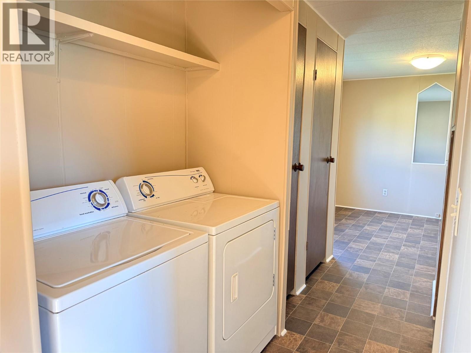 829 64 Avenue - 25