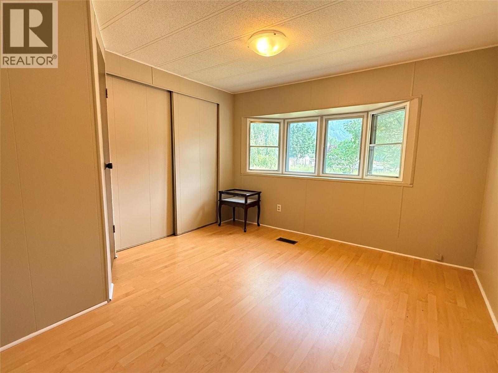 829 64 Avenue - 8