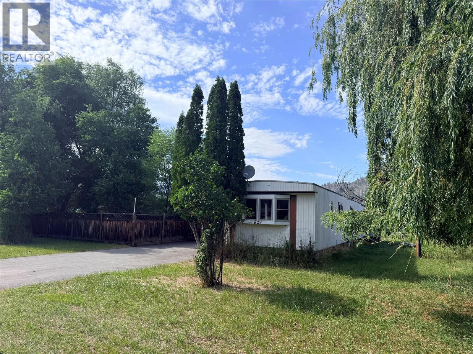 829 64 Avenue - 27