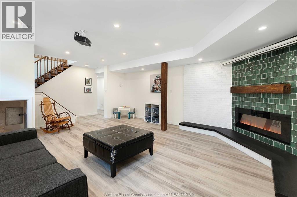 387 REAUME ROAD - 17