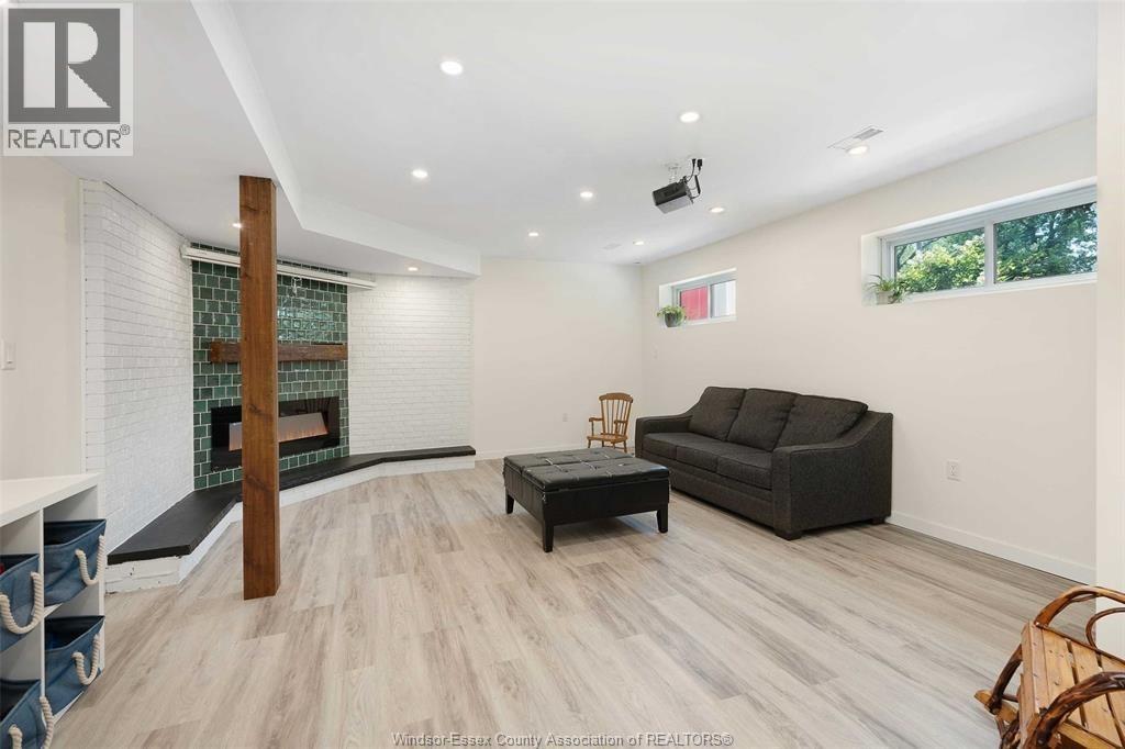 387 REAUME ROAD - 18