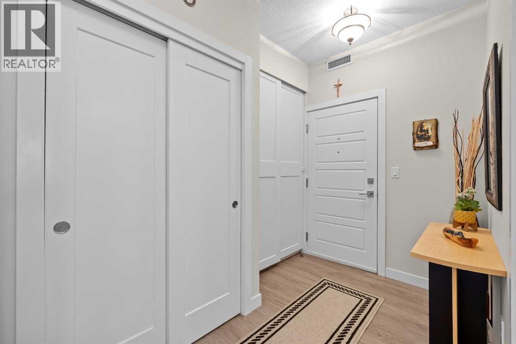 #301 300 Auburn Meadows Manor SE - 3