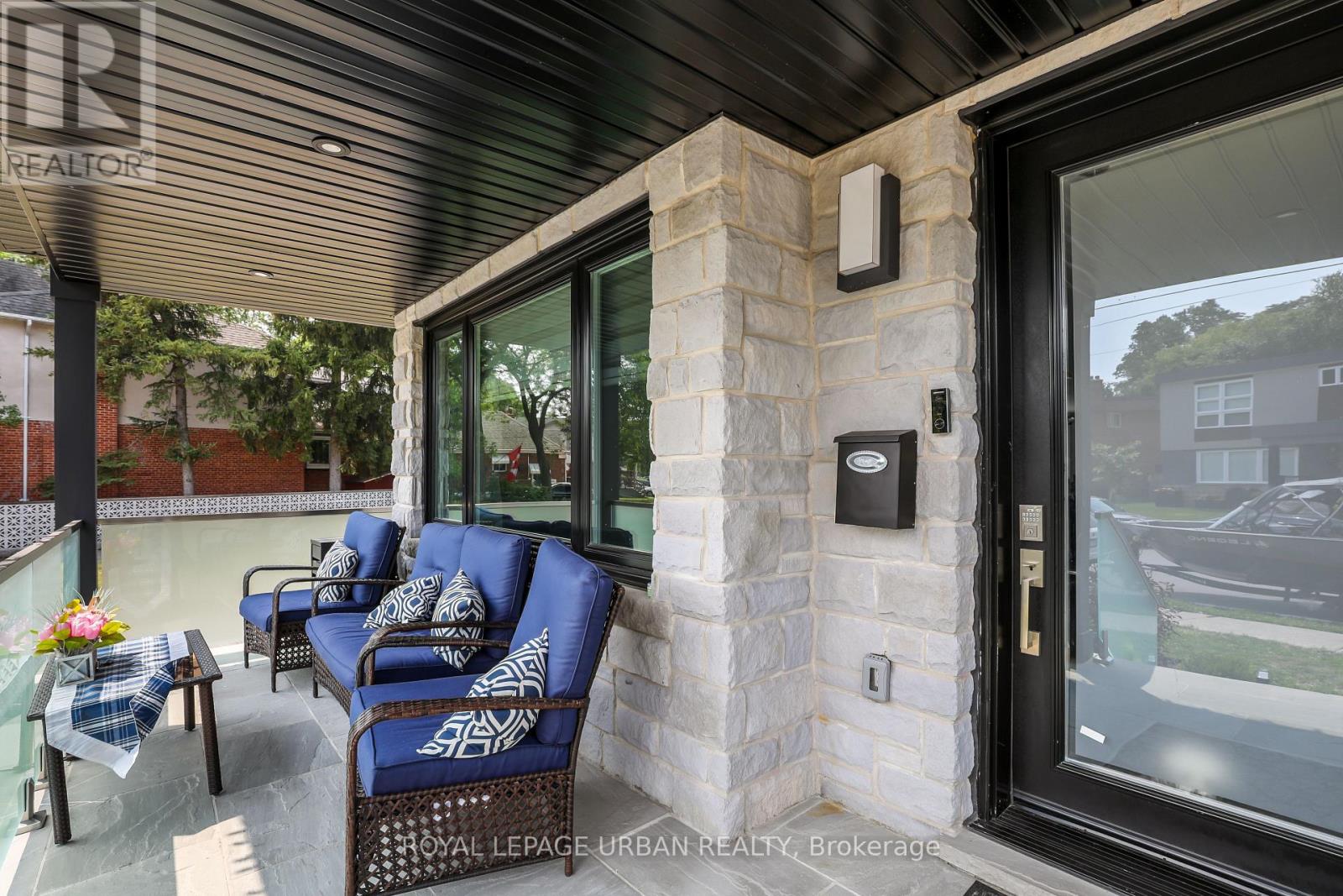 182 PARKVIEW HILL CRESCENT - 3