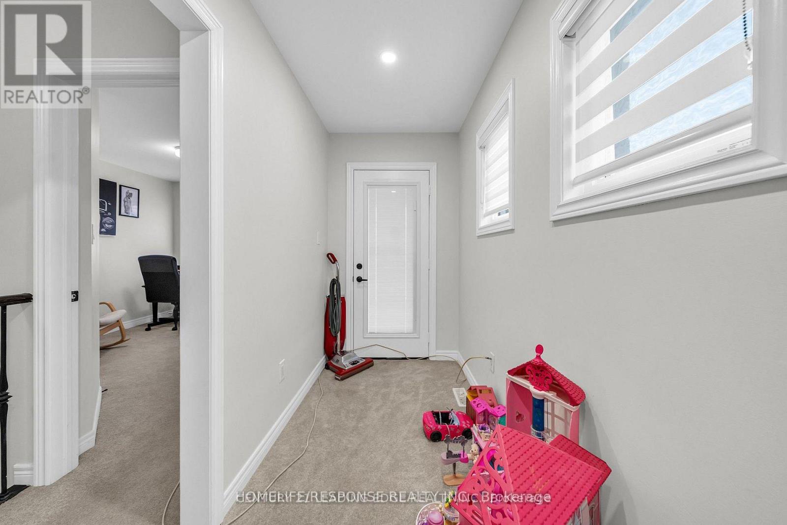 5 GOOSEMAN CRESCENT - 29
